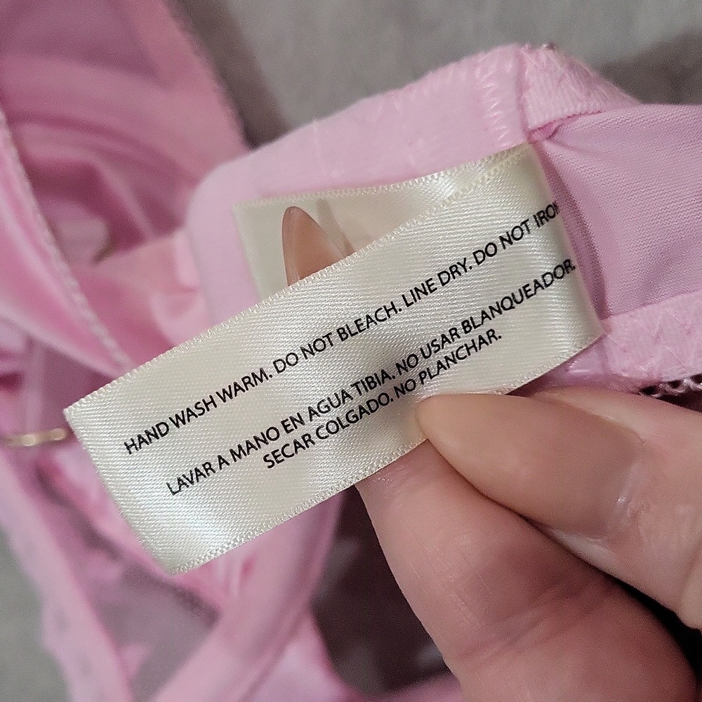Jessica Simpson Bra - Picture 10 of 10